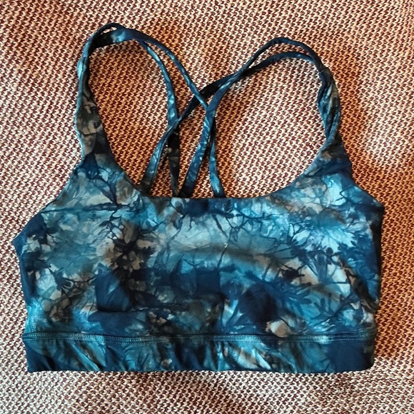 Lululemon Blue Tie Dye Sports Bra Size 4 | EUC Yoga Athleisurecore Active Top - Picture 3 of 5